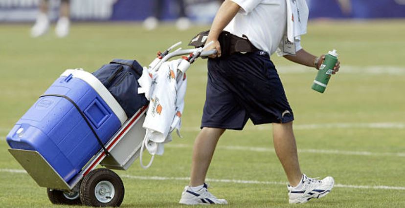 how much do nfl waterboys make