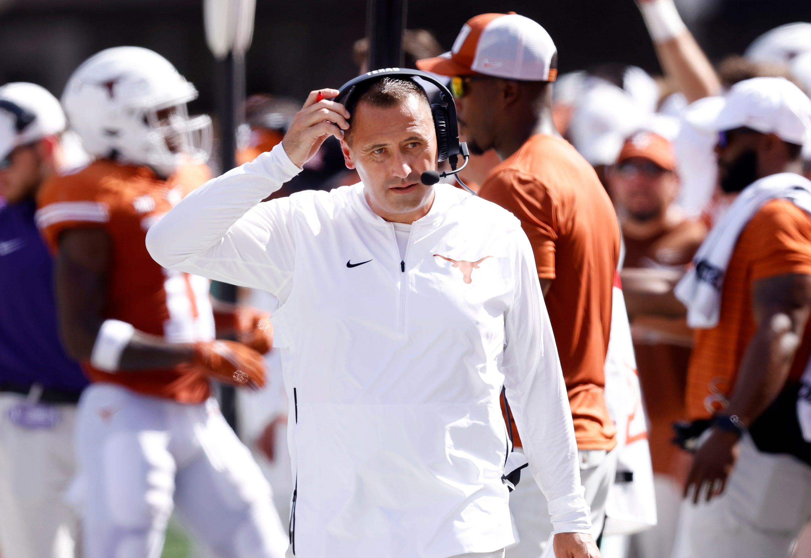 Texas Longhorns Football Coach: Everything You Need to Know About the Teams Leader!