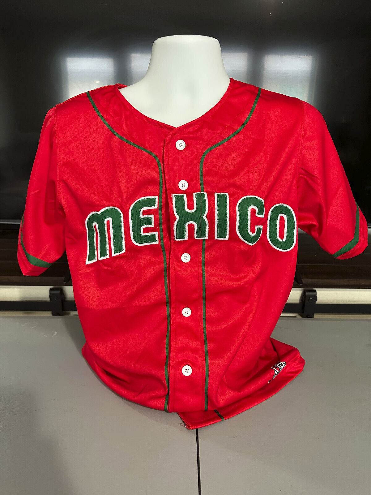 Rocking the Mexico Baseball Jersey Red (How to Style Your New Gear)