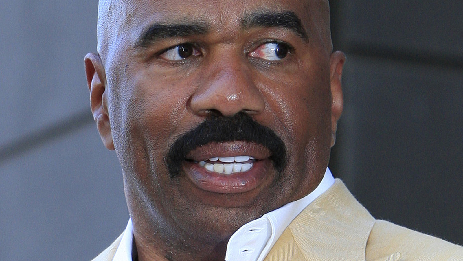 Steve Harvey Boxer Past: How Did Boxing Influence the Famous Host?