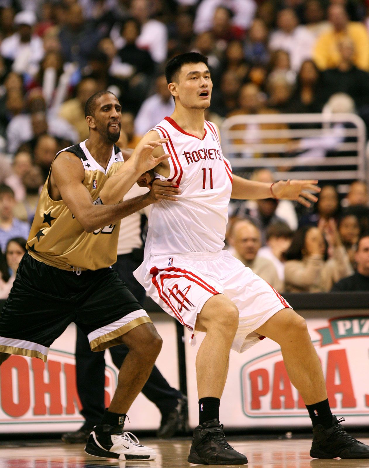 How tall is Yao Ming? Find Out His Height and Other Amazing Facts!