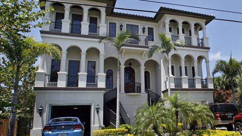 Where does Hulk Hogan live currently? Uncover details on the legends residence!