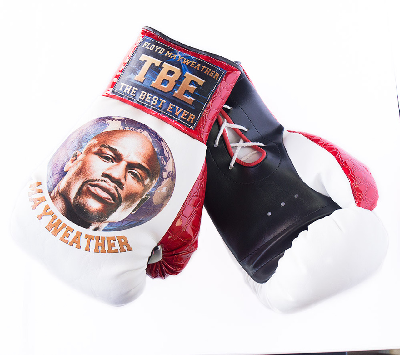 Boxing gloves Mayweather style: Where to buy and how to choose them now