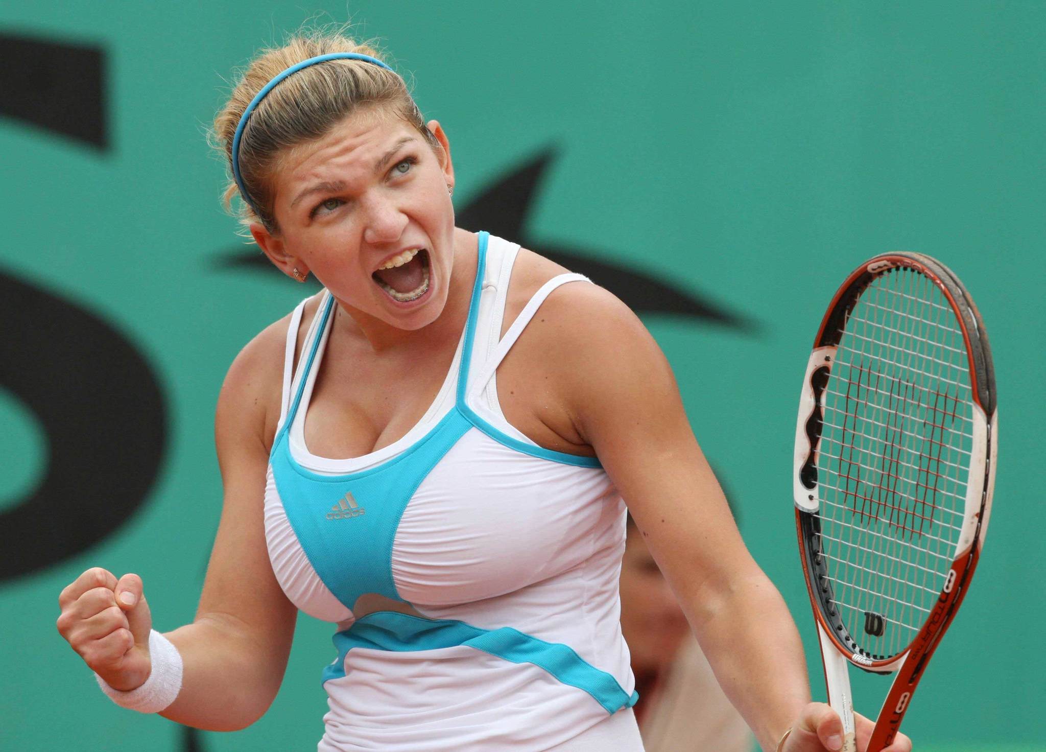 Simona Halep Big Breast: Addressing the Rumors and Online Chatter (Fan Reactions)