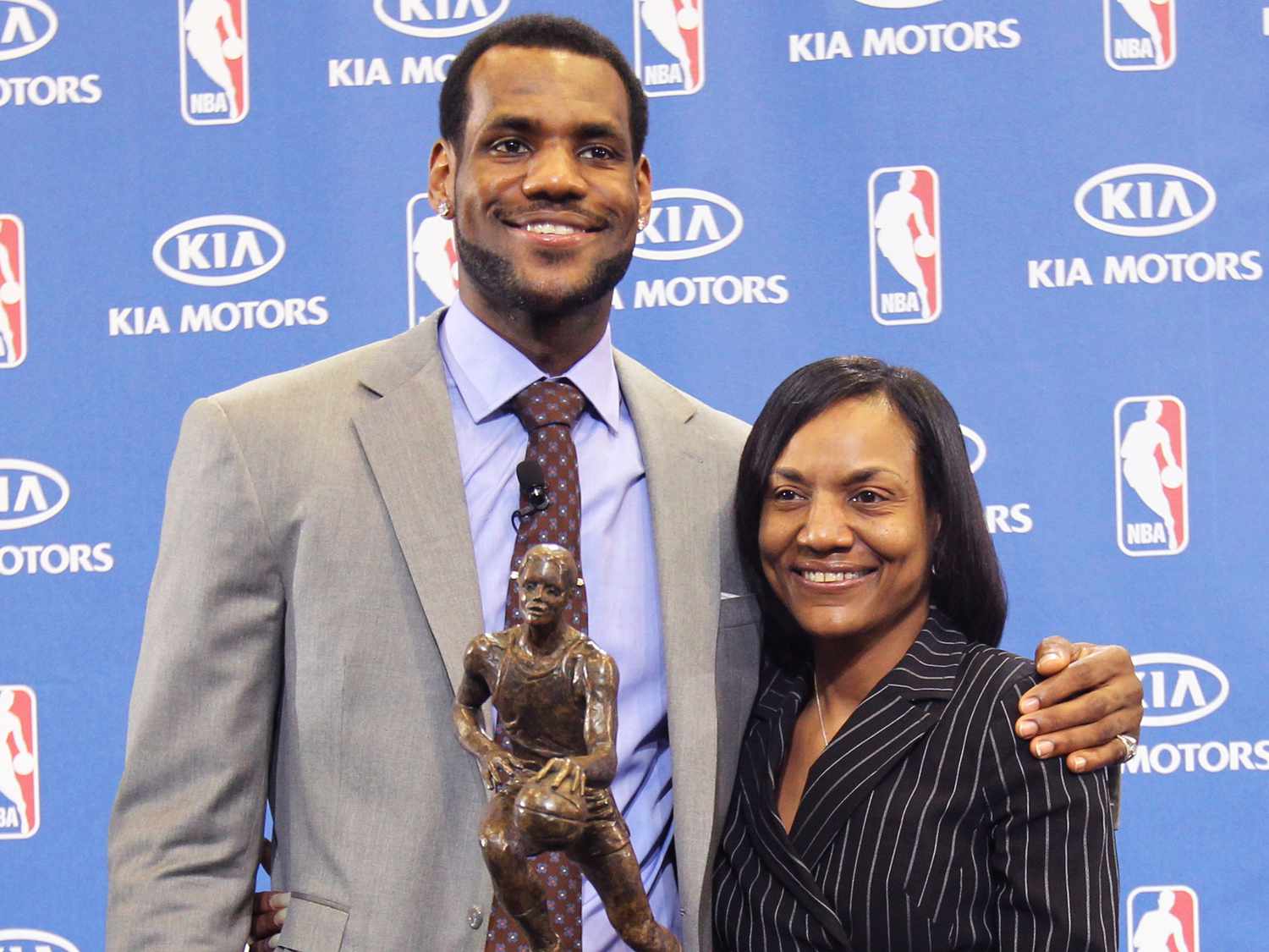 Lebron James Mother: Gloria James Inspiring Story & Life Facts