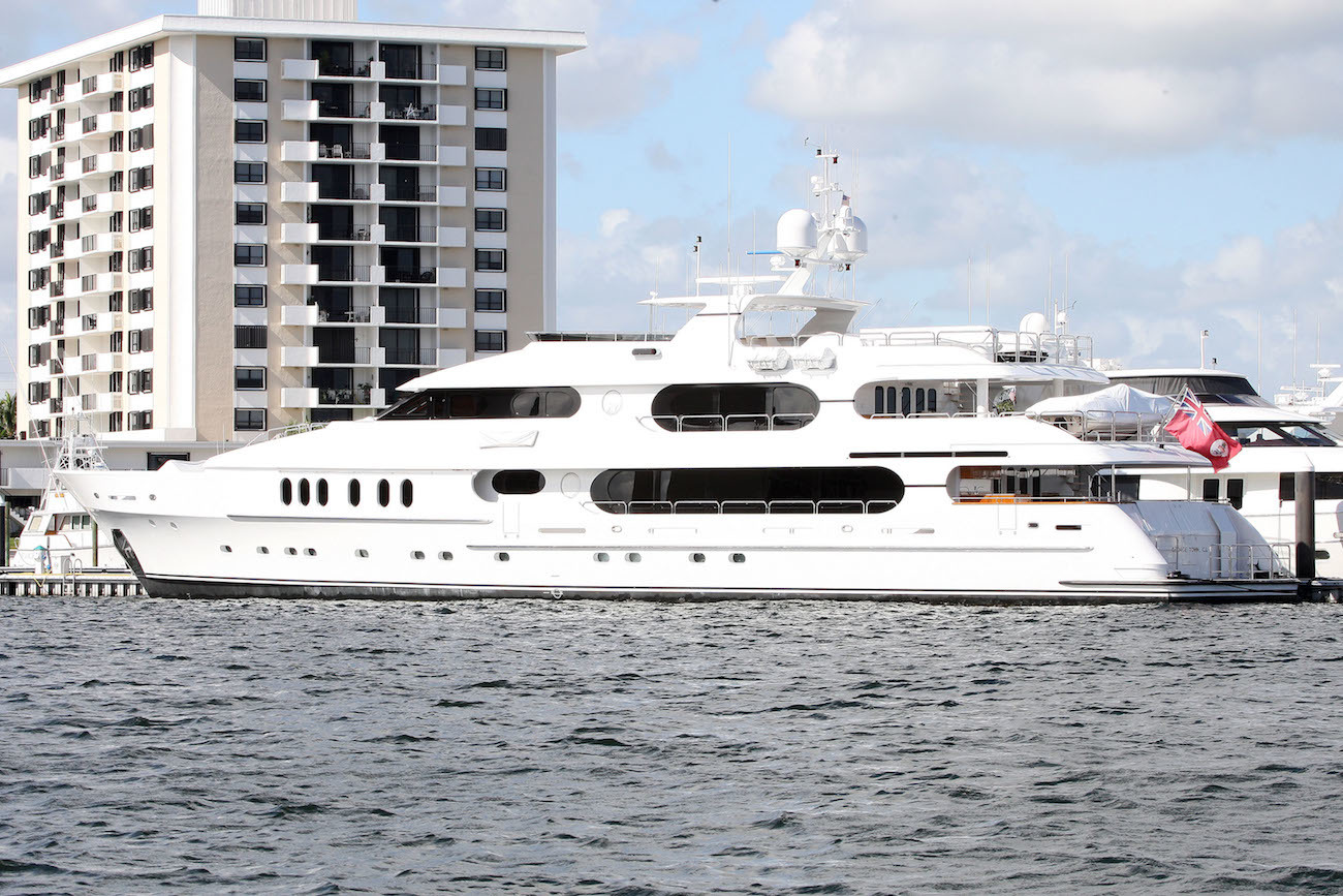 Tiger Woods Yacht Photos: See Inside His Amazing Luxury Boat!