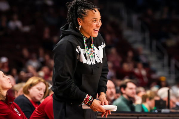 See Picture of Dawn Staley Wife,Get relationship timeline!