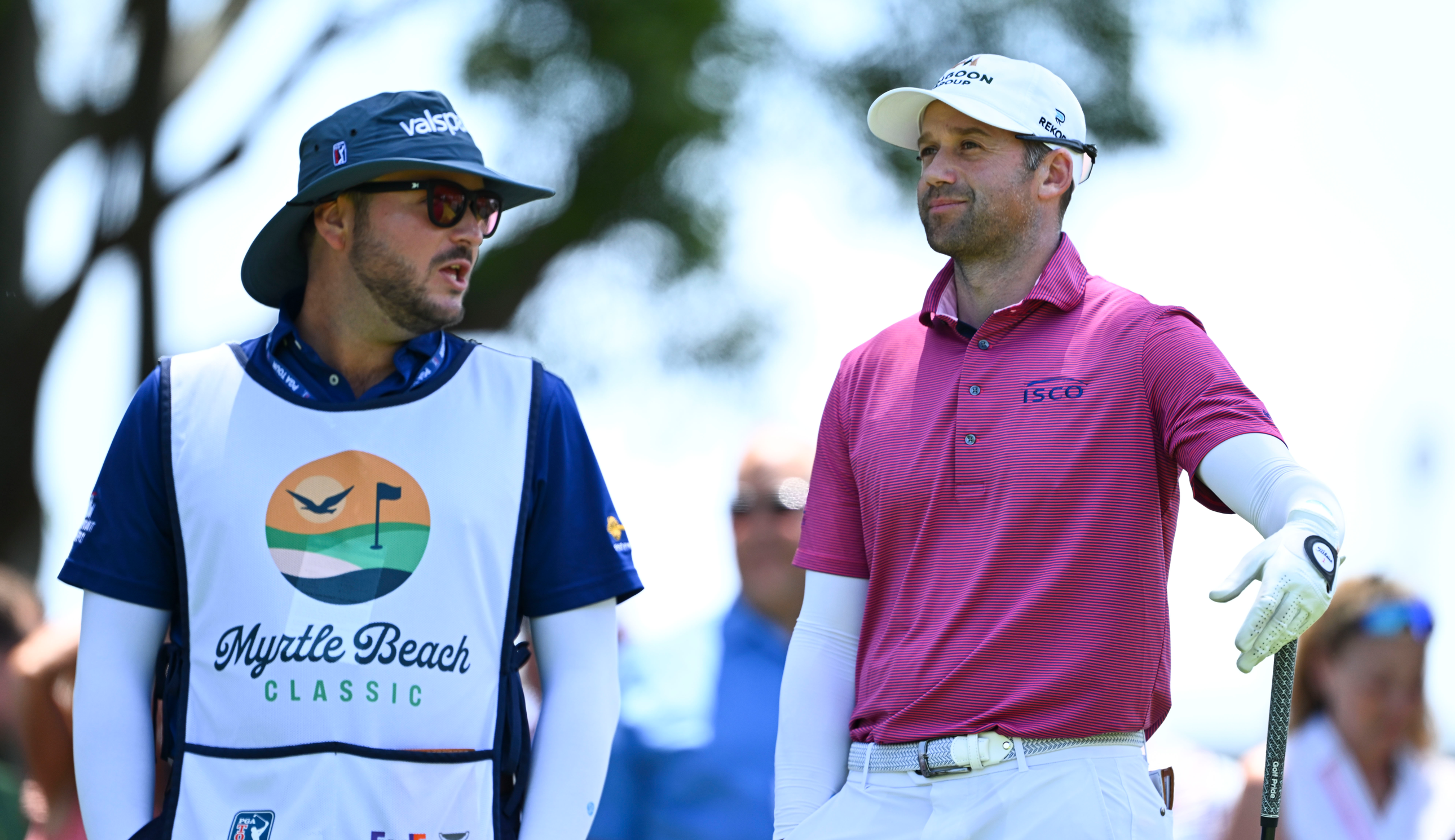 PGA Caddie Earnings: The Real Scoop & What Players Pay (Plus Tips!)